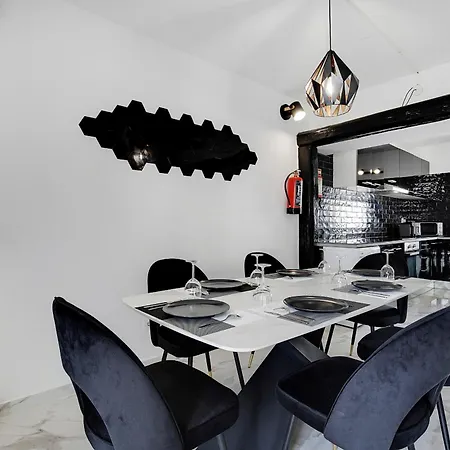 #266 Luxury Spacious & Premium Βίλα *